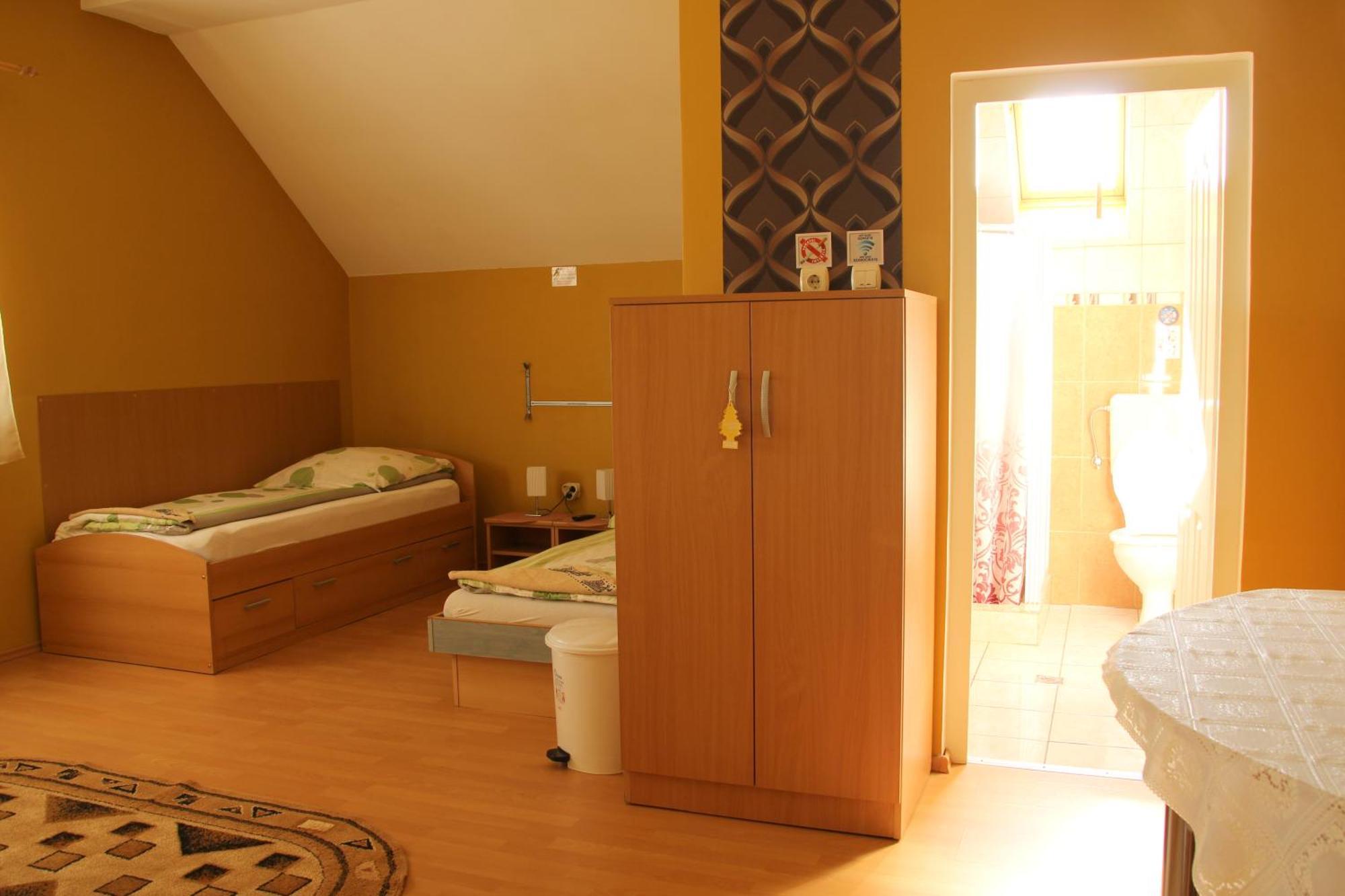 Szasz&Szasz Panzio Bed and Breakfast Gheorgheni  Buitenkant foto